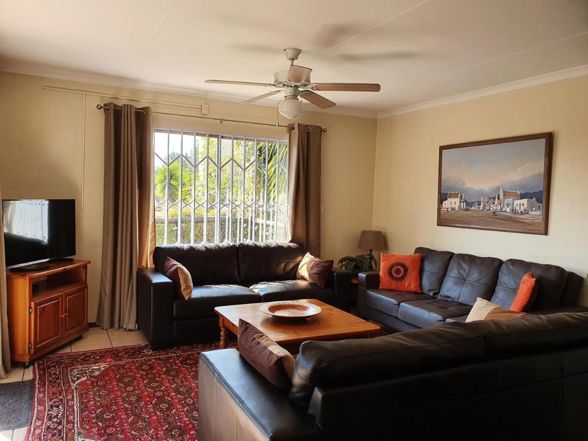 Pine Tree Lodge Midrand Ngoại thất bức ảnh