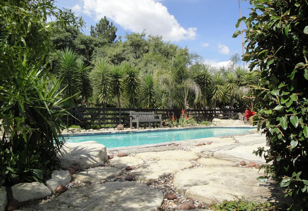 Pine Tree Lodge Midrand Ngoại thất bức ảnh