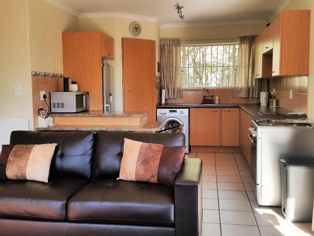 Pine Tree Lodge Midrand Ngoại thất bức ảnh