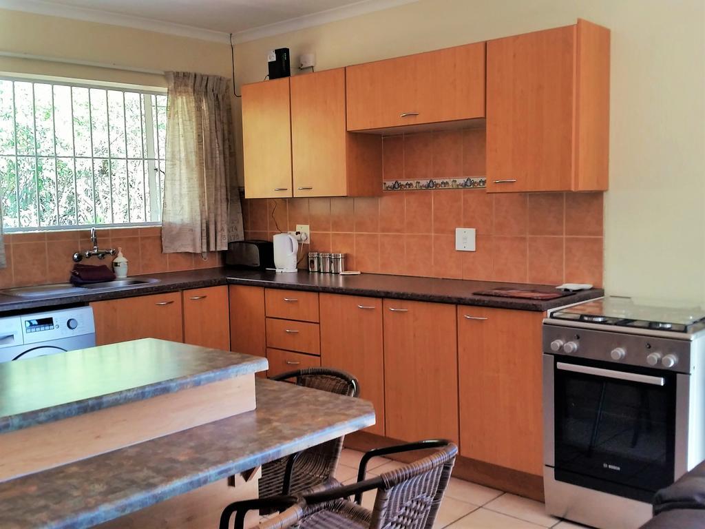 Pine Tree Lodge Midrand Ngoại thất bức ảnh