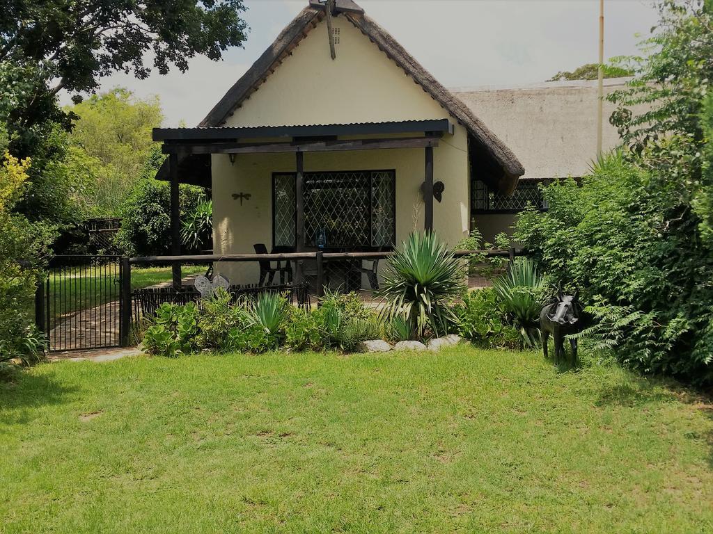 Pine Tree Lodge Midrand Ngoại thất bức ảnh